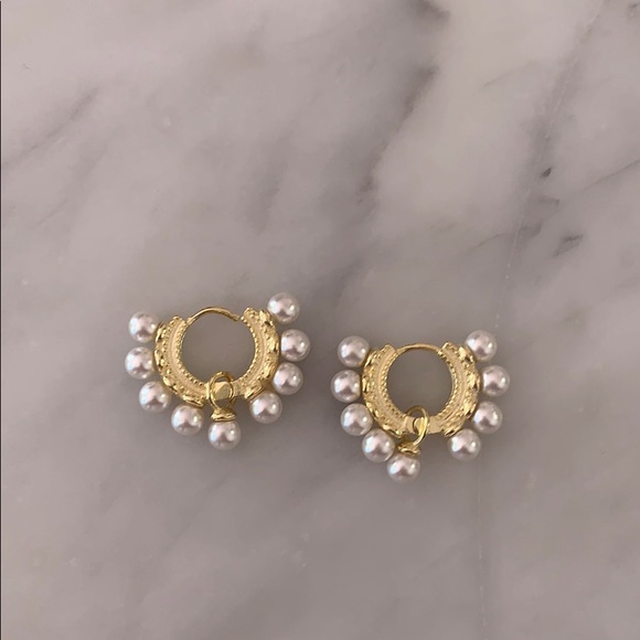 novembersix Jewelry - Pearl hoop huggies